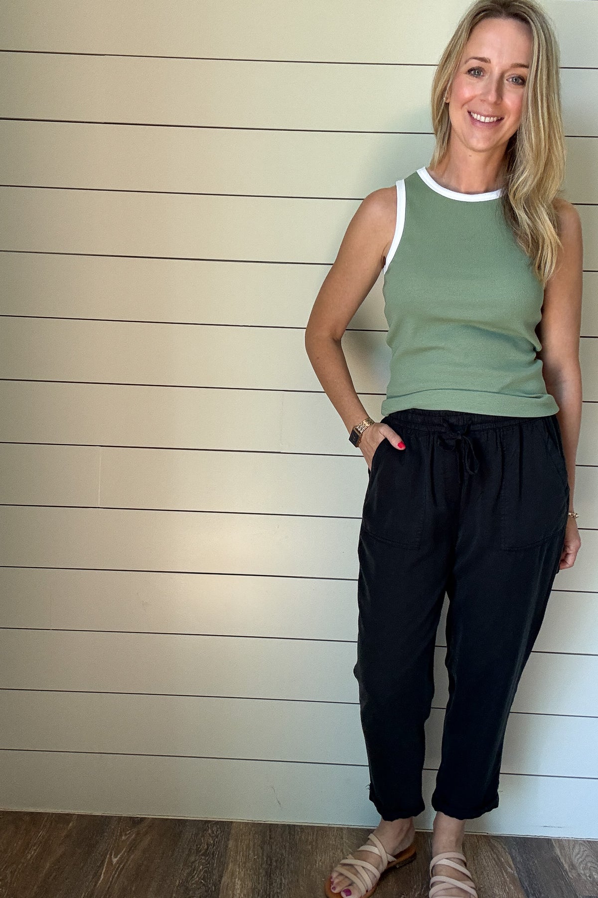 Made for movement, lounging, or anything in between. These black joggers have an easy, relaxed fit with a soft washed feel and drawstring waist for all-day comfort. The cuffed hem and patch pockets keep things laid-back but pulled together. Whether you're running errands or heading to lunch, these joggers are your go-to for everyday style without the effort.