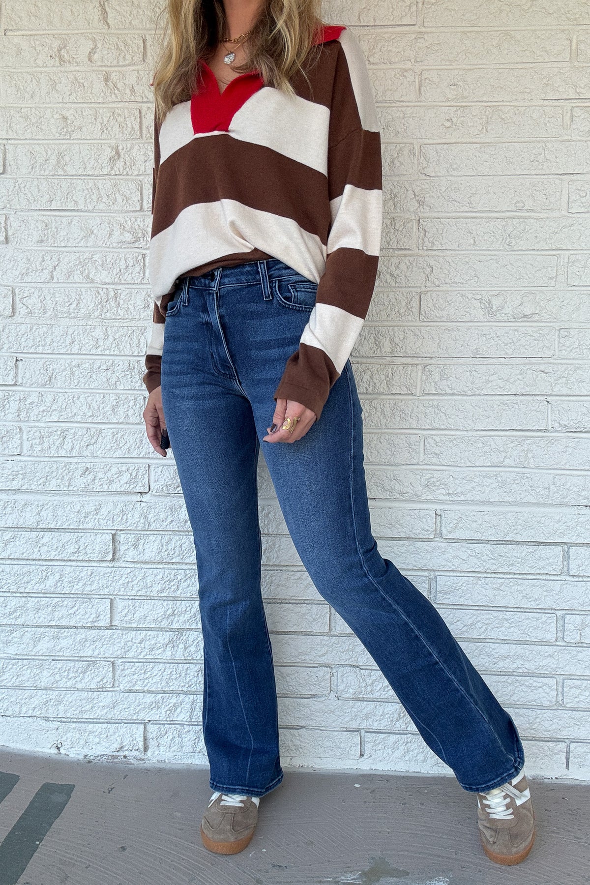 With a 10" rise and 29" inseam, these medium wash Letter to Juliet jeans have a slight stretch that moves with you and keeps its shape all day. The classic cut and tapered waistline create the perfect fit. Plus, with five pockets, you'll have plenty of space for all your essentials. These jeans are a dream come true!