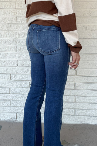 With a 10" rise and 29" inseam, these medium wash Letter to Juliet jeans have a slight stretch that moves with you and keeps its shape all day. The classic cut and tapered waistline create the perfect fit. Plus, with five pockets, you'll have plenty of space for all your essentials. These jeans are a dream come true!