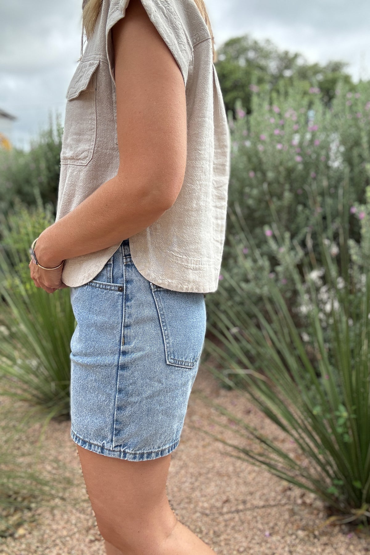 Oliver Logan Emerson shorts, women’s denim shorts, 100% cotton denim shorts, 6 inch inseam shorts, women’s cotton shorts, high rise denim shorts, casual summer shorts, Cotton and Cashmere Blanco Texas, women’s boutique denim shorts