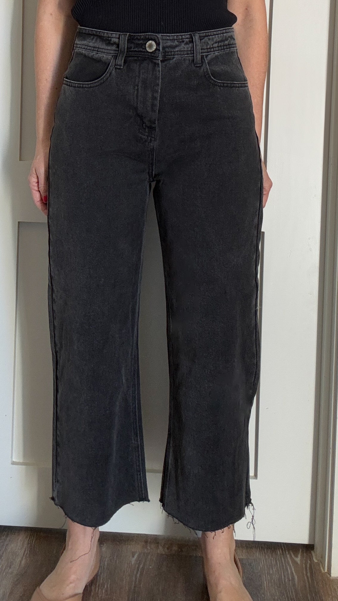 Black Crop Wide Leg Jeans with Raw Hem - Cotton & Cashmere