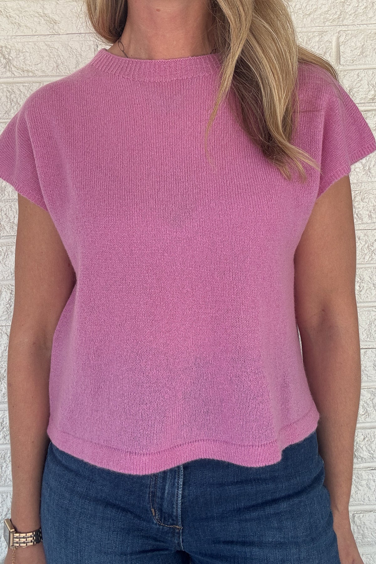 Soft, lightweight, and timeless — this cashmere tee is the definition of effortless clothing. With its clean silhouette and buttery feel, it’s an easy piece for everyday wear that layers beautifully or stands chic on its own. A wardrobe staple that combines comfort and luxury.