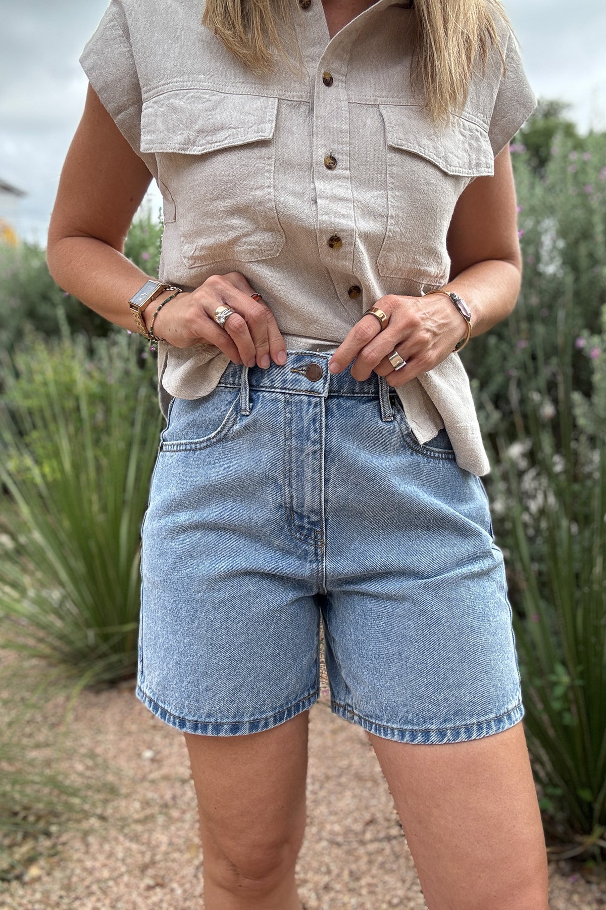 Oliver Logan Emerson shorts, women’s denim shorts, 100% cotton denim shorts, 6 inch inseam shorts, women’s cotton shorts, high rise denim shorts, casual summer shorts, Cotton and Cashmere Blanco Texas, women’s boutique denim shorts