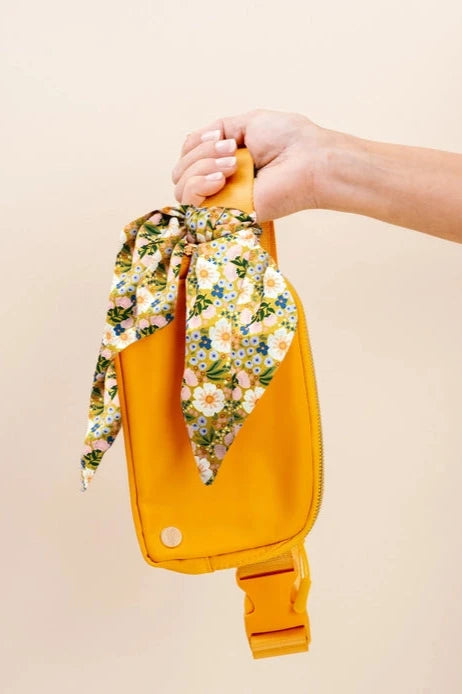 golden yellow daring effect belt bag