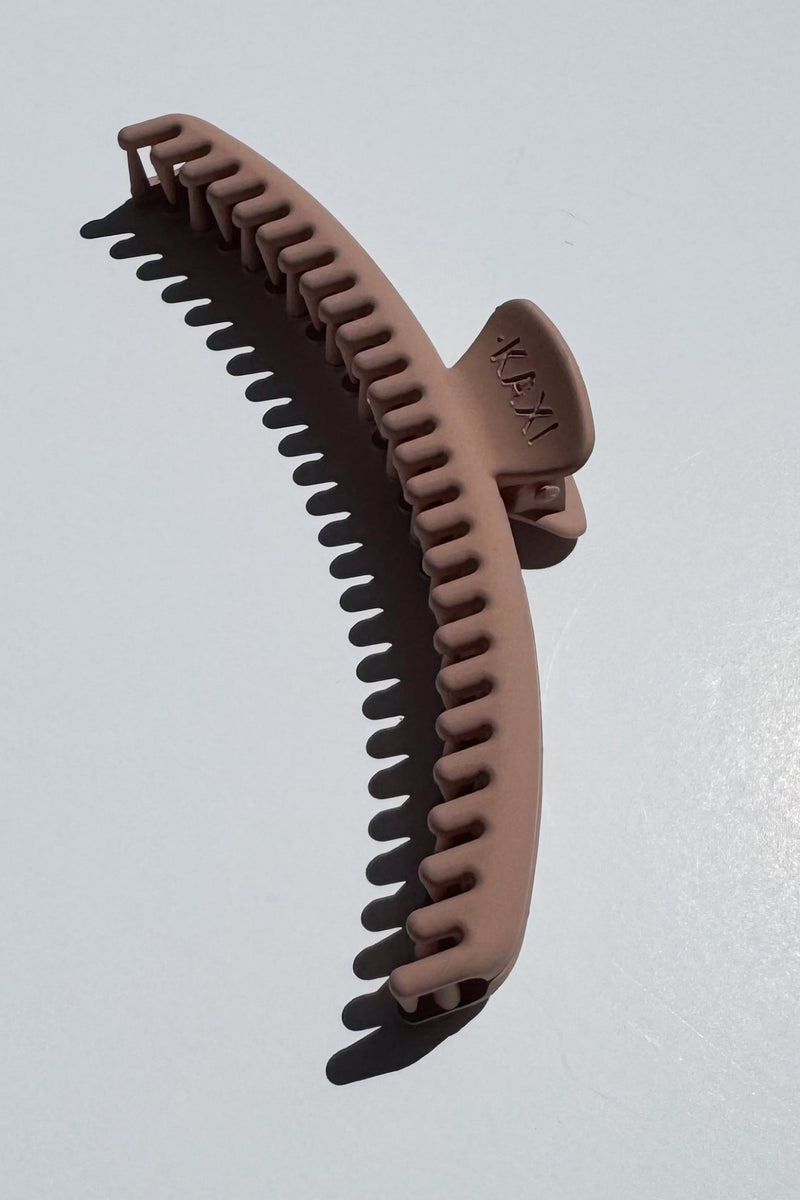 Hold Everything Claw Clip
strong hold claw clip
matte claw clip
large claw clip for thick hair
claw clip for long hair
claw clip for thin hair
mini claw clip
midi claw clip
hair clip for thick hair
everyday hair accessory
women’s hair accessories
cute hair clips online
boutique hair accessories
Cotton & Cashmere hair accessories
Blanco Texas boutique