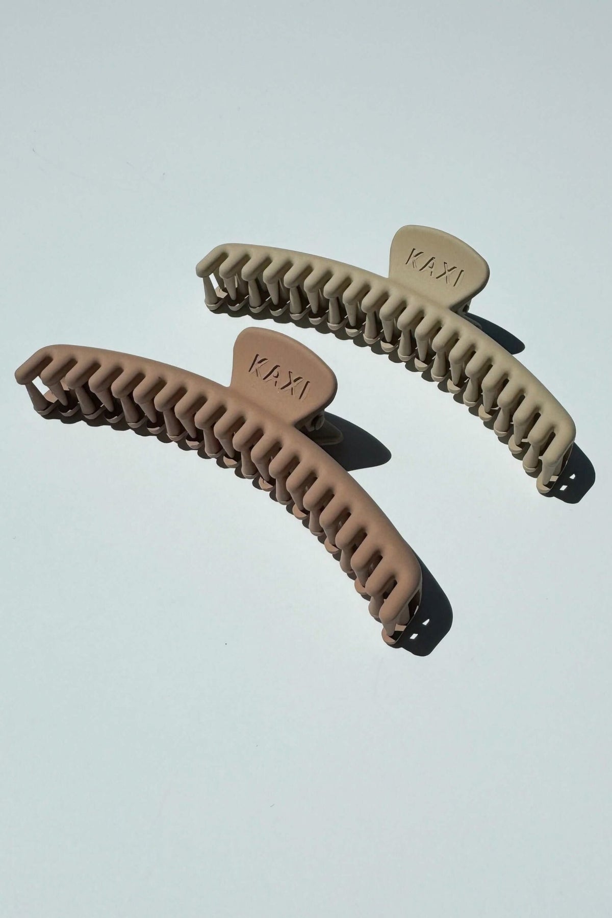 Hold Everything Claw Clip
strong hold claw clip
matte claw clip
large claw clip for thick hair
claw clip for long hair
claw clip for thin hair
mini claw clip
midi claw clip
hair clip for thick hair
everyday hair accessory
women’s hair accessories
cute hair clips online
boutique hair accessories
Cotton & Cashmere hair accessories
Blanco Texas boutique
