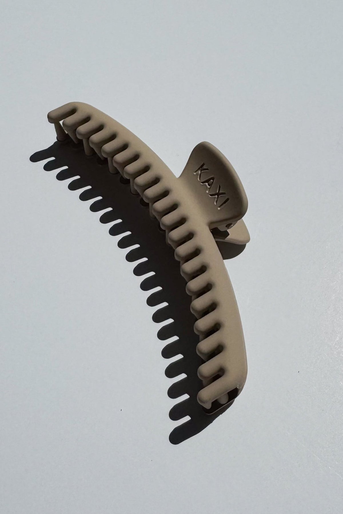 Hold Everything Claw Clip
strong hold claw clip
matte claw clip
large claw clip for thick hair
claw clip for long hair
claw clip for thin hair
mini claw clip
midi claw clip
hair clip for thick hair
everyday hair accessory
women’s hair accessories
cute hair clips online
boutique hair accessories
Cotton & Cashmere hair accessories
Blanco Texas boutique