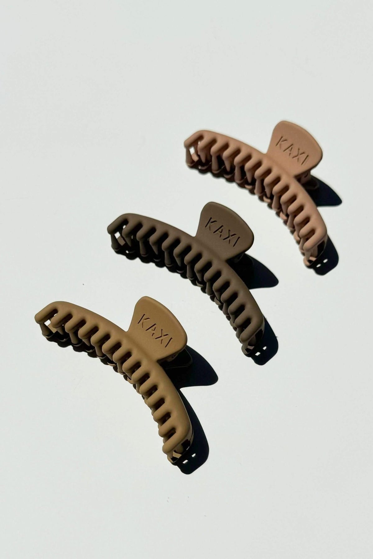 Hold Everything Claw Clip
strong hold claw clip
matte claw clip
large claw clip for thick hair
claw clip for long hair
claw clip for thin hair
mini claw clip
midi claw clip
hair clip for thick hair
everyday hair accessory
women’s hair accessories
cute hair clips online
boutique hair accessories
Cotton & Cashmere hair accessories
Blanco Texas boutique