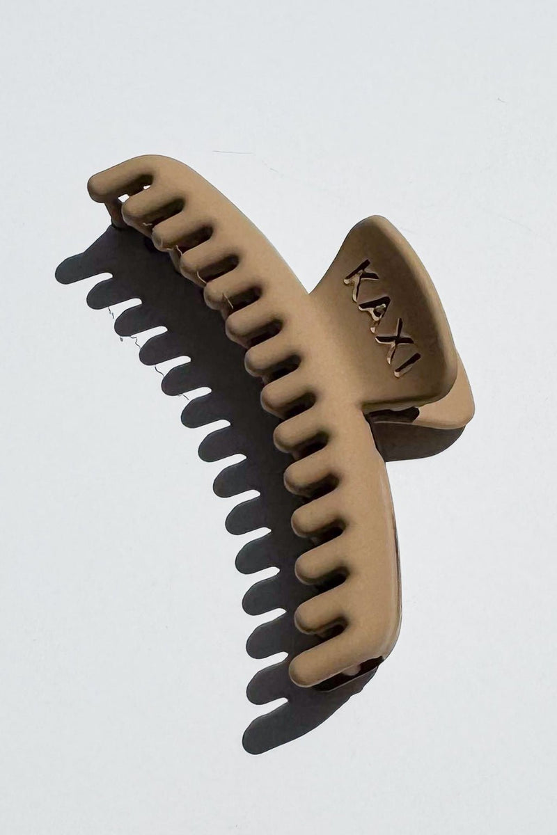 Hold Everything Claw Clip
strong hold claw clip
matte claw clip
large claw clip for thick hair
claw clip for long hair
claw clip for thin hair
mini claw clip
midi claw clip
hair clip for thick hair
everyday hair accessory
women’s hair accessories
cute hair clips online
boutique hair accessories
Cotton & Cashmere hair accessories
Blanco Texas boutique