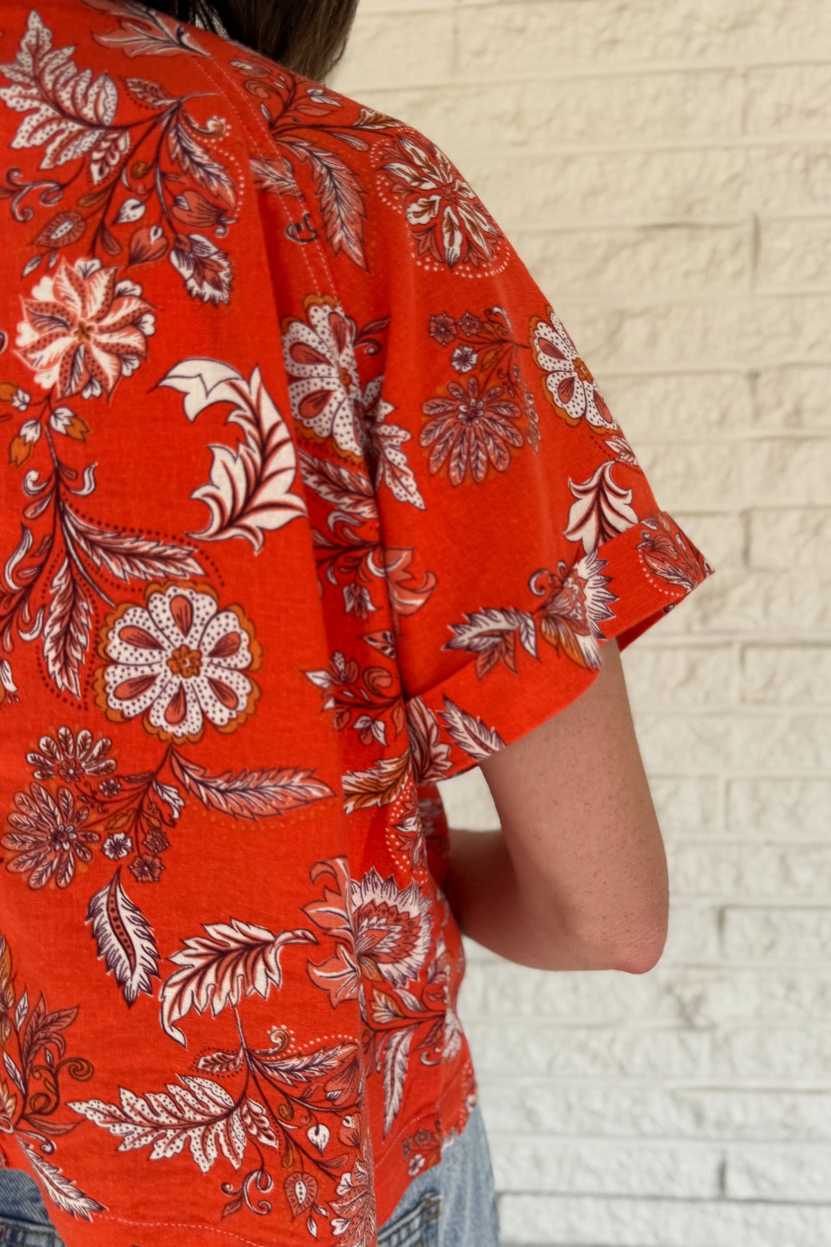 women’s cropped blouse, breathable linen blend top, local women’s clothing boutique, boutique tops shipping from Texas, floral women’s fashion, quality boutique clothing, women’s style for 40 plus