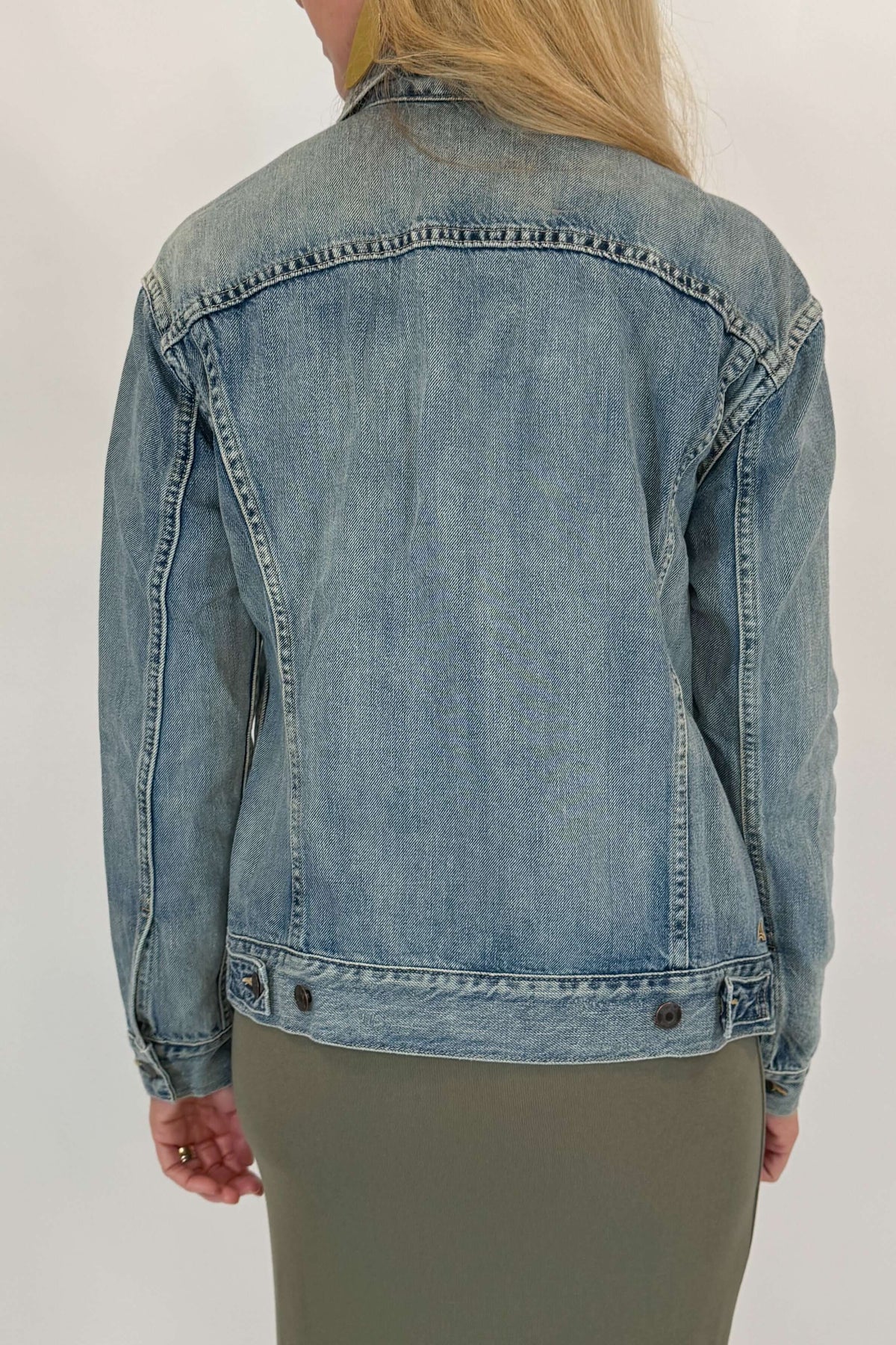 The first denim jacket designed by Able (our go to sustainable denim source), and the last one you’ll ever have to buy. This jacket is a&nbsp;timeless closet staple made from buttery soft materials that give it that “broken-in” feel from the very first wear.

Able's denim partners in Mexico provide well-paying, dignified jobs to over 550 women. They clean all water used in the production process in their waste water treatment plant.