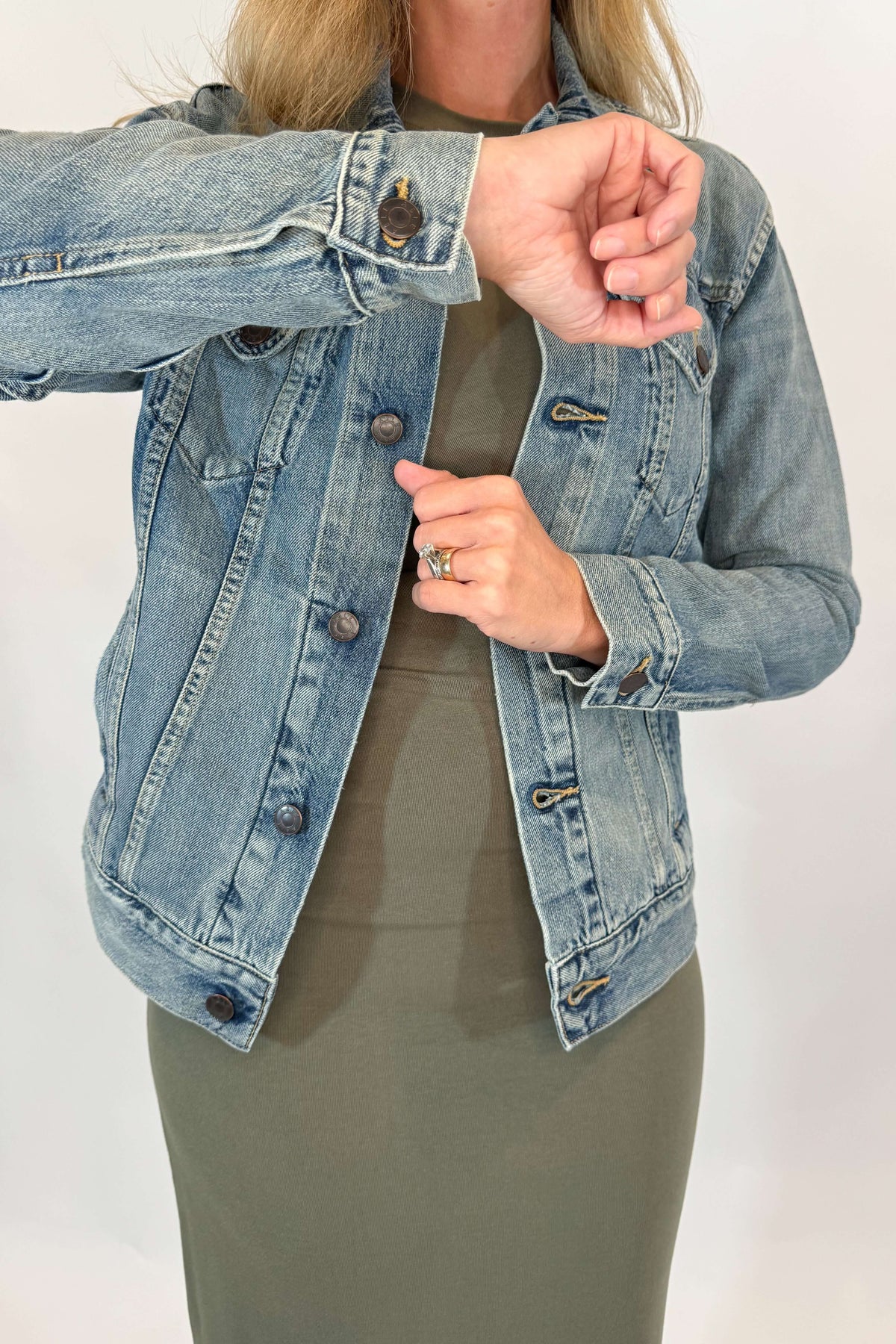 The first denim jacket designed by Able (our go to sustainable denim source), and the last one you’ll ever have to buy. This jacket is a&nbsp;timeless closet staple made from buttery soft materials that give it that “broken-in” feel from the very first wear.

Able's denim partners in Mexico provide well-paying, dignified jobs to over 550 women. They clean all water used in the production process in their waste water treatment plant.