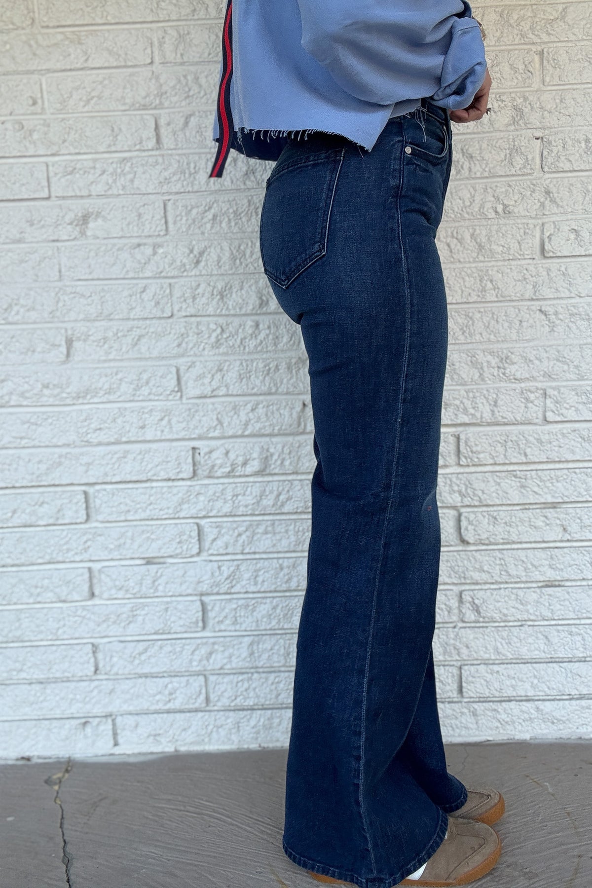 A clean, classic jean made from premium Italian cotton with a touch of stretch. Easy, flattering, and built for everyday wear!