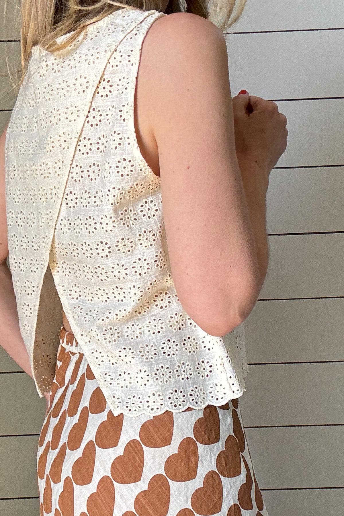 women’s boutique clothing, women’s clothing boutique, women’s fashion online, effortless style for women, quality women’s clothing, easy everyday style, casual chic women’s clothing, sustainable women’s fashion, ethical fashion, made in USA clothing, cotton clothing for women, natural fabric clothing, women’s clothing near me, clothing store near me, clothing store in Blanco TX, women’s boutique in Blanco Texas, Cotton and Cashmere Blanco Texas, Cotton & Cashmere women’s clothing, shop women’s clothing onli