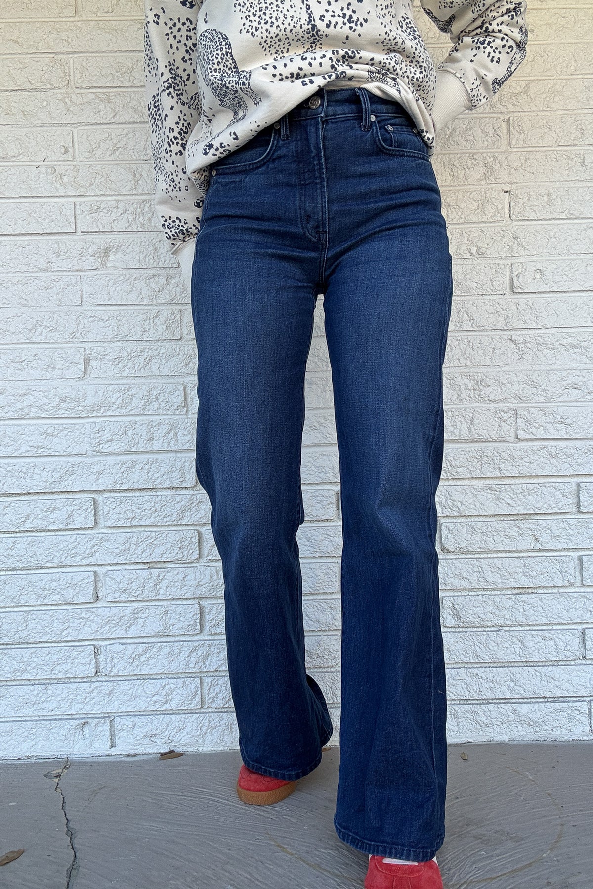 A clean, classic jean made from premium Italian cotton with a touch of stretch. Easy, flattering, and built for everyday wear!

A 11" rise gives a flatter high waist fit. These jeans have no distressing for a classic wash that is timeless, seasonless &amp; wearable day or night.&nbsp;