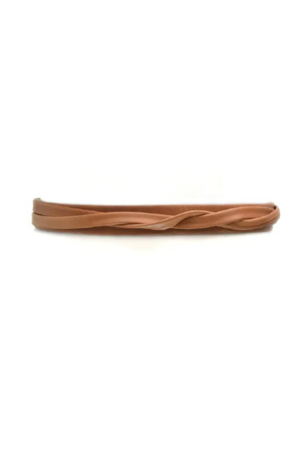 Meet the skinny wrap belt – the next best thing to the classic wrap belt. Handmade with the same versatile design, just in a sleek skinny version. Perfect for covering hemlines and ideal for petite frames, it’s a stylish accessory that works with any outfit.