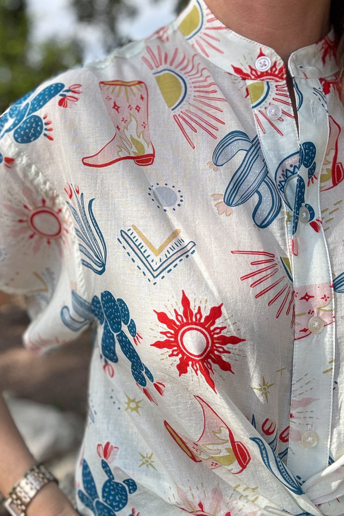 blanco texas boutique cotton top, best boutique in blanco texas, button up blouse