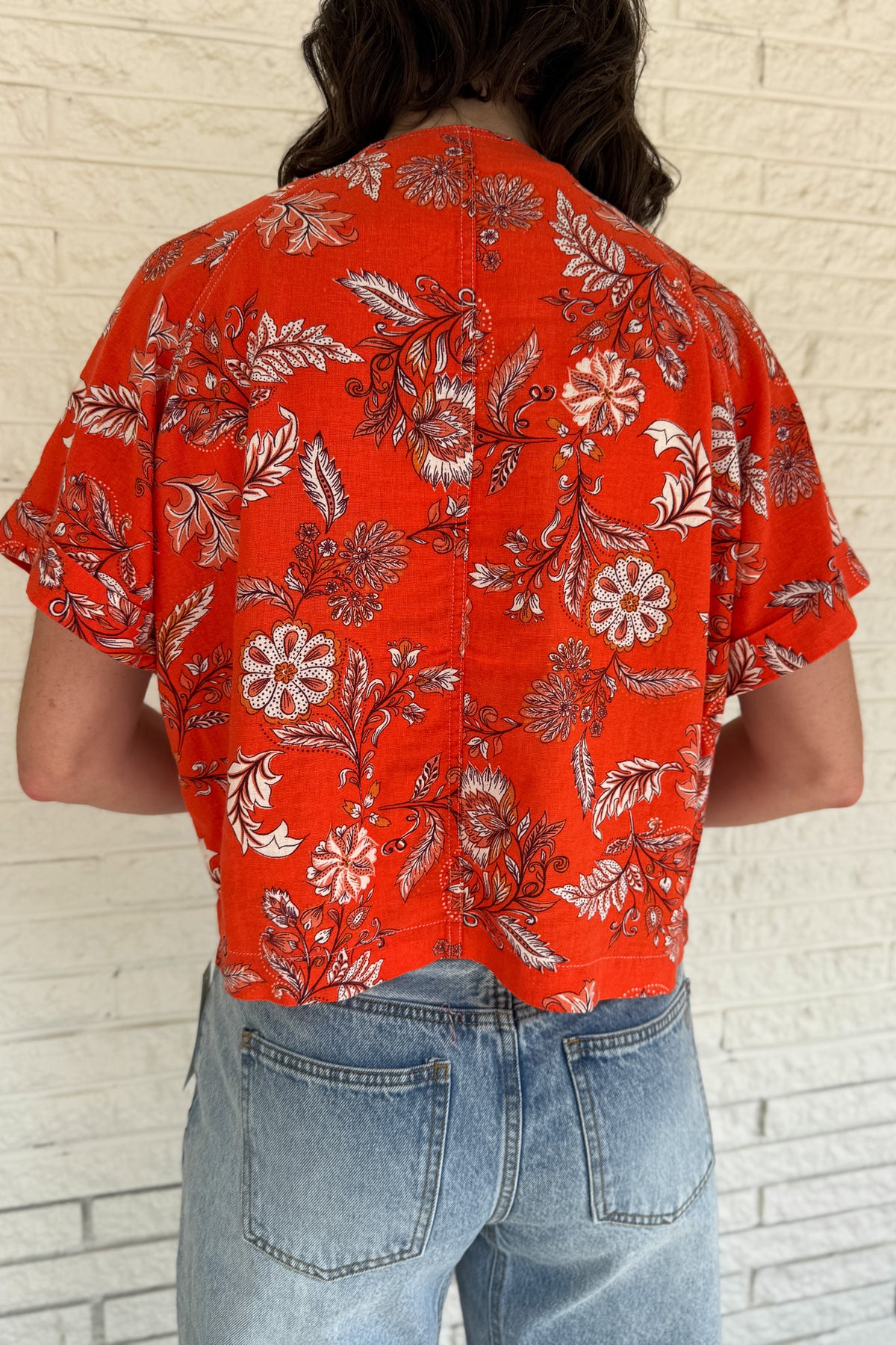women’s statement blouse, floral boutique top, linen blend women’s clothing, shop Cotton & Cashmere online, women’s clothing Blanco Texas, unique women’s boutique fashion, easy warm weather style