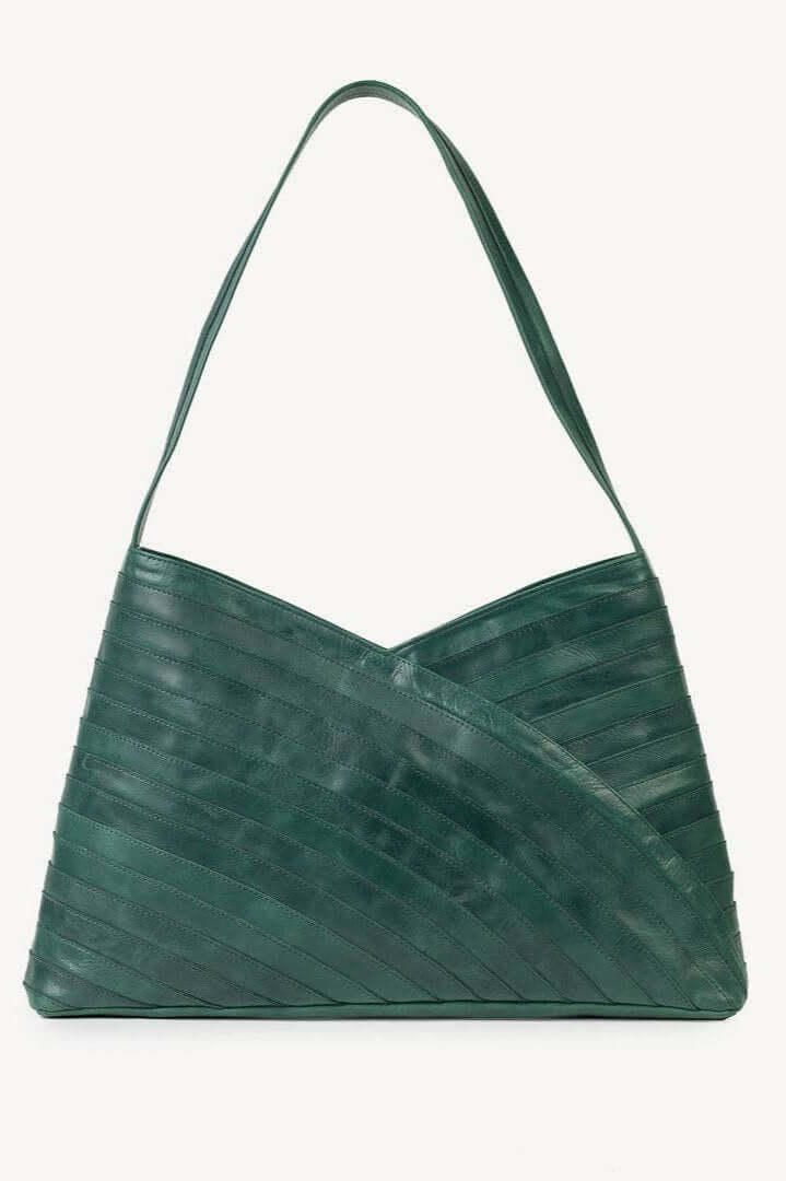 leather tote bag
women’s leather tote
everyday leather bag
roomy leather purse
leather shoulder bag
women’s leather purse
timeless leather tote
modern leather tote
sustainable leather bag
leftover leather tote
upcycled leather bag
ethical leather purse
block printed lining bag
cotton lined leather tote
leather bag with pockets
everyday purse for women
boutique purse
women’s boutique accessories